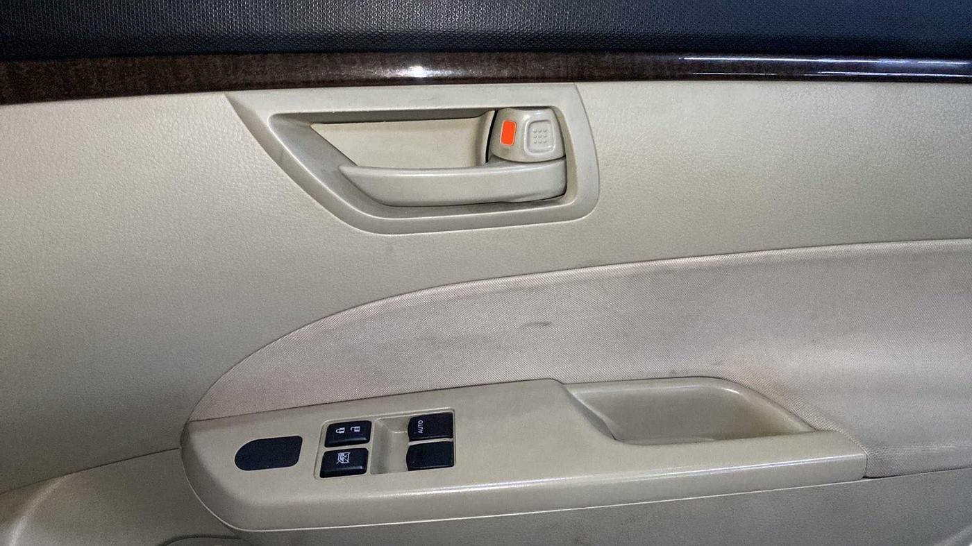 2016 Maruti Swift Dzire LXI (O), Petrol, Manual, 16,546 km, Driver Side Door Panels Control