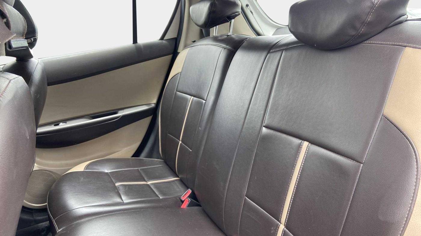 2014 Hyundai i20 SPORTZ 1.4 AT, Petrol, Automatic, 62,490 km, Right Side Rear Door Cabin