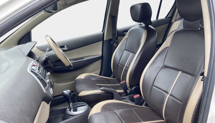 2014 Hyundai i20 SPORTZ 1.4 AT, Petrol, Automatic, 62,490 km, Right Side Front Door Cabin