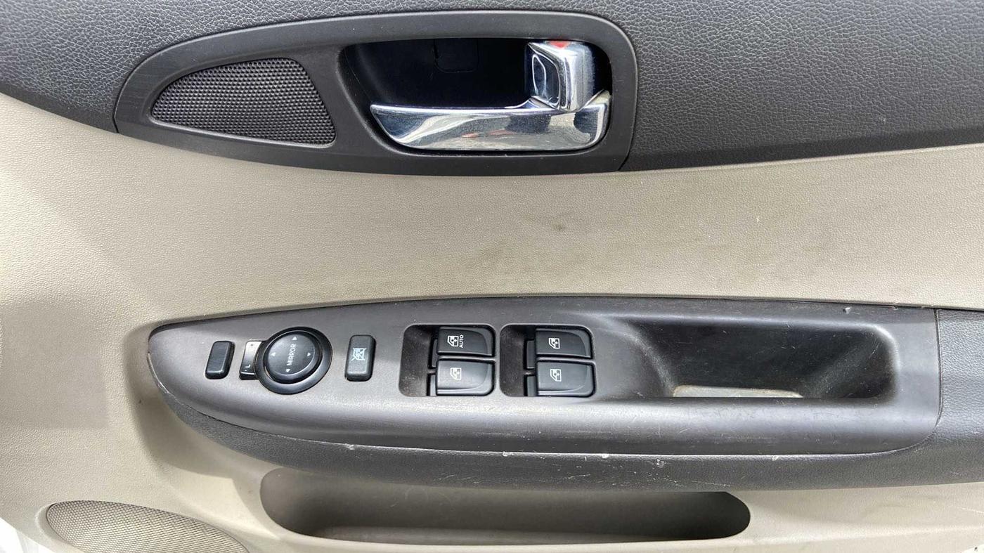 2014 Hyundai i20 SPORTZ 1.4 AT, Petrol, Automatic, 62,490 km, Driver Side Door Panels Control