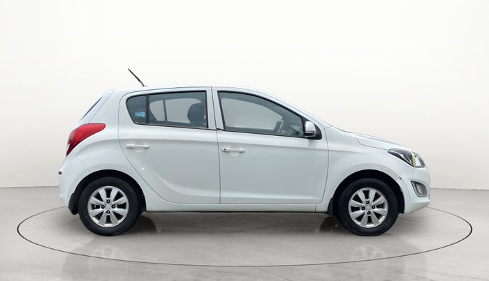 2014 Hyundai i20 SPORTZ 1.4 AT, Petrol, Automatic, 62,490 km, Right Side View