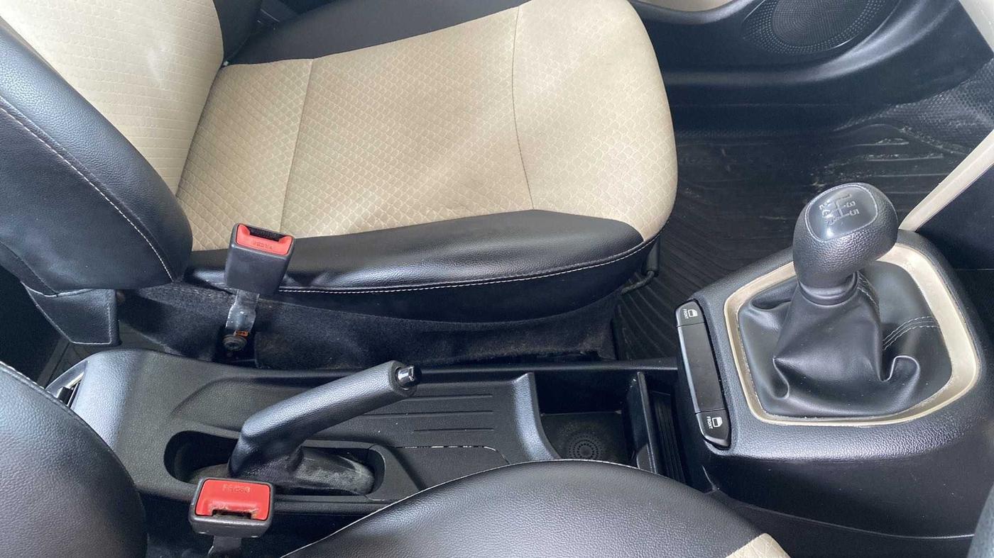 2019 Hyundai NEW SANTRO ERA, Petrol, Manual, 99,459 km, Gear Lever