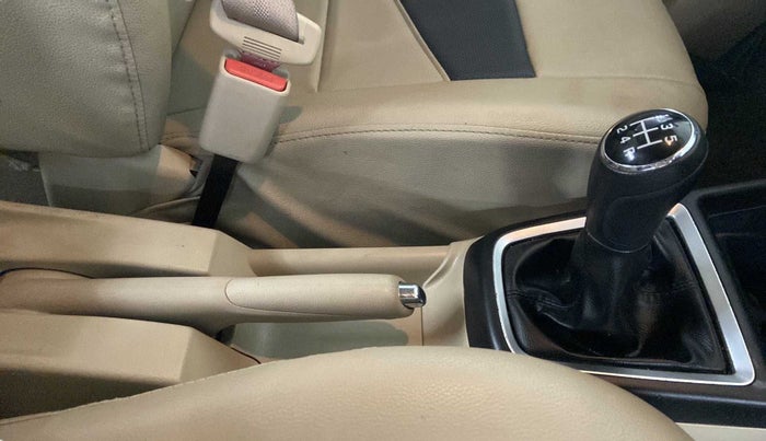 2017 Maruti Dzire VXI, Petrol, Manual, 40,530 km, Gear Lever