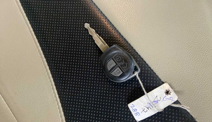 2017 Maruti Dzire VXI, Petrol, Manual, 40,530 km, Key Close Up