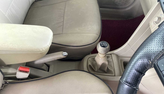 2016 Maruti Swift Dzire ZDI, Diesel, Manual, 99,882 km, Gear Lever