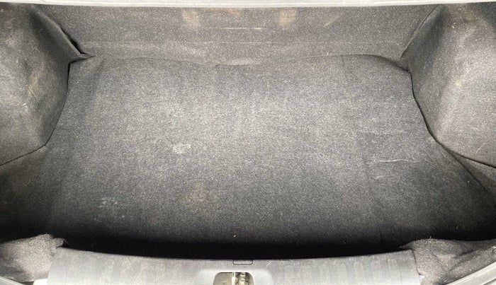 2016 Maruti Swift Dzire ZDI, Diesel, Manual, 99,882 km, Boot Inside