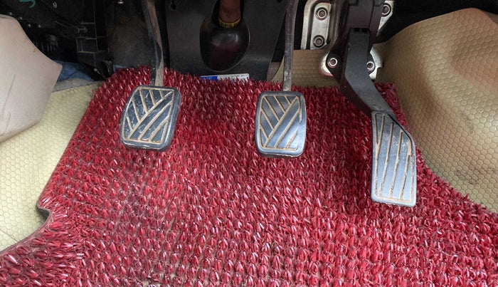 2016 Maruti Swift Dzire ZDI, Diesel, Manual, 99,882 km, Pedals