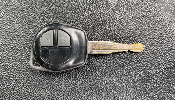 2016 Maruti Swift VXI O, Petrol, Manual, 59,481 km, Key Close Up