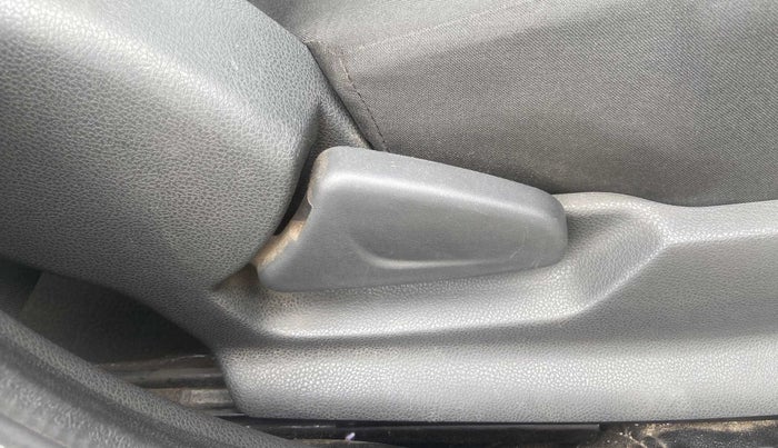 2015 Renault Kwid RXT 0.8, Petrol, Manual, 47,045 km, Driver Side Adjustment Panel