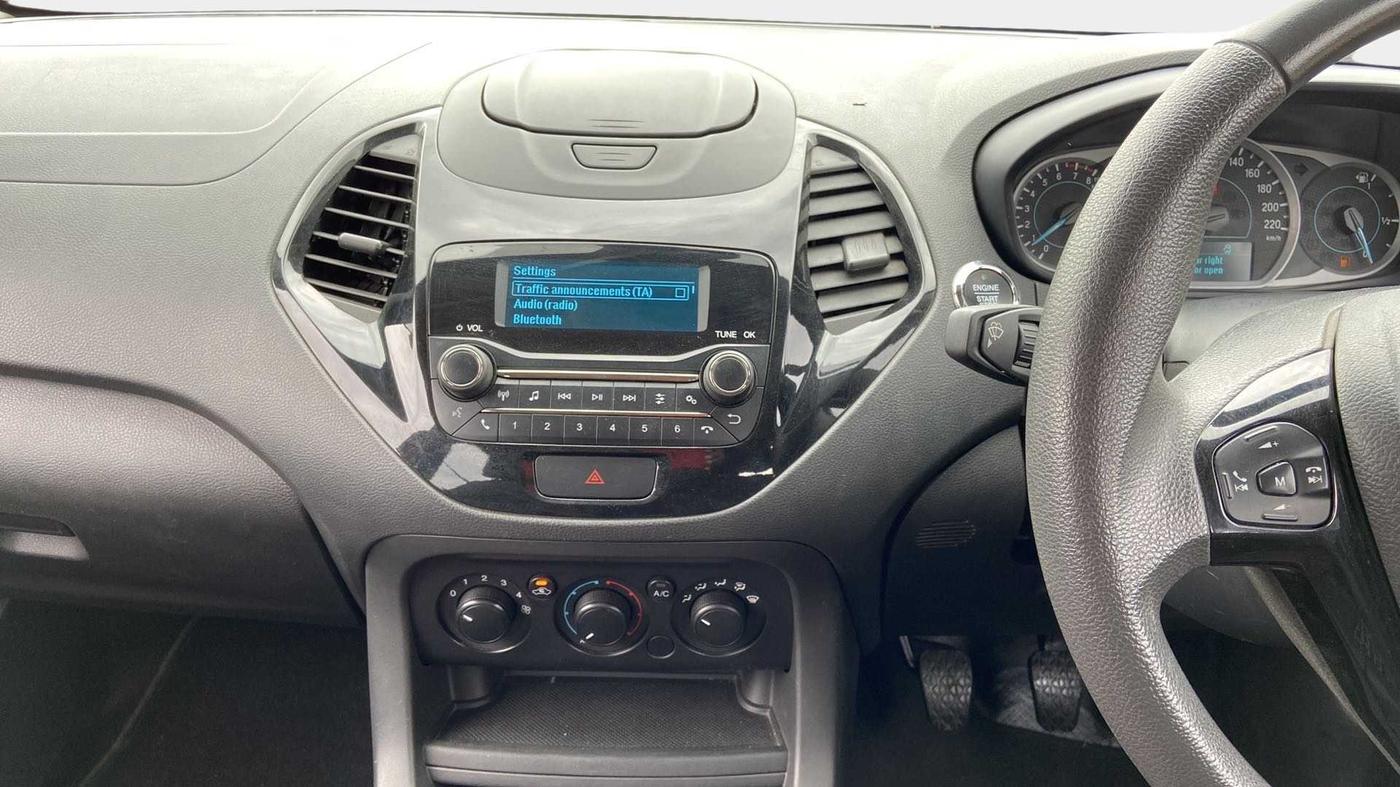 2020 Ford New Figo TITANIUM 1.2 PETROL MT, Petrol, Manual, 61,396 km, Air Conditioner