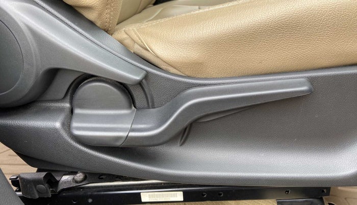 2019 Honda Amaze 1.2L I-VTEC V CVT, Petrol, Automatic, 34,801 km, Driver Side Adjustment Panel