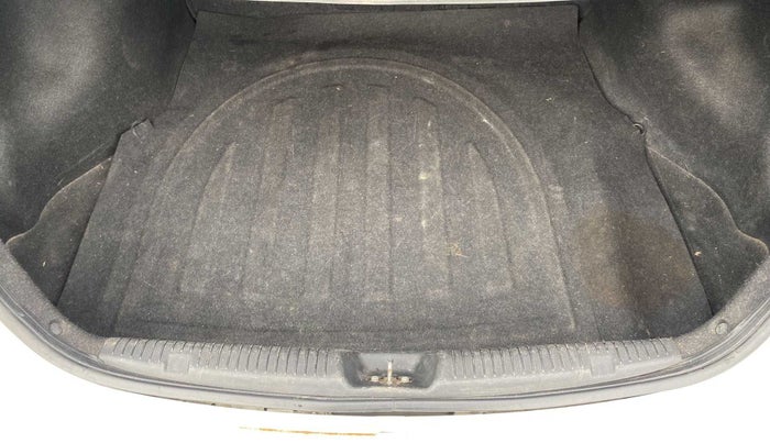 2015 Hyundai New Elantra 1.6 SX AT DIESEL, Diesel, Automatic, 92,770 km, Boot Inside