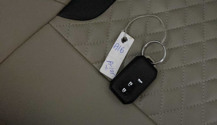 2017 Maruti Dzire ZXI PLUS, Petrol, Manual, 38,990 km, Key Close Up