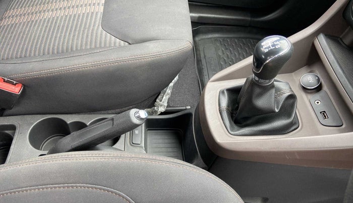 2019 Ford FREESTYLE TITANIUM 1.2 PETROL, Petrol, Manual, 26,097 km, Gear Lever