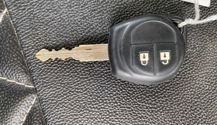 2017 Maruti Baleno DELTA PETROL 1.2, CNG, Manual, 69,104 km, Key Close Up