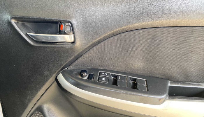 2017 Maruti Baleno DELTA PETROL 1.2, CNG, Manual, 69,104 km, Driver Side Door Panels Control