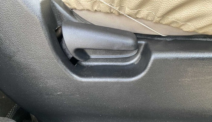 2017 Maruti Wagon R 1.0 VXI AMT, Petrol, Automatic, 34,778 km, Driver Side Adjustment Panel