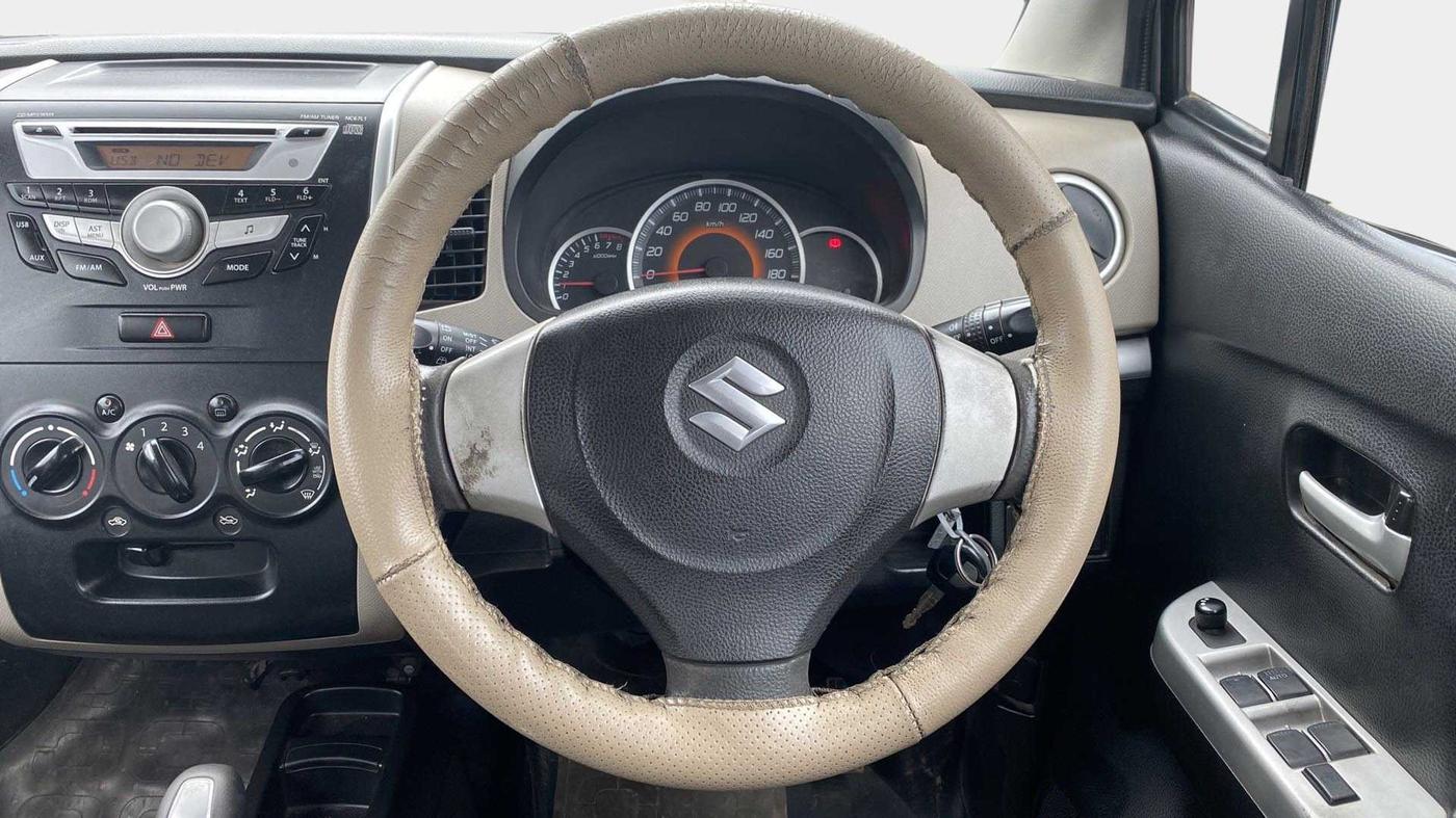 2016 Maruti Wagon R 1.0 VXI AMT, Petrol, Automatic, 79,138 km, Steering Wheel Close Up