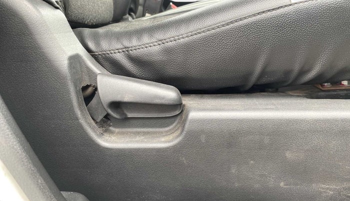 2016 Maruti Wagon R 1.0 VXI AMT, Petrol, Automatic, 79,138 km, Driver Side Adjustment Panel