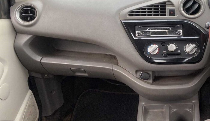 2017 Datsun Redi Go T (O), Petrol, Manual, 83,449 km, Dashboard - Glove Box cover minor damage