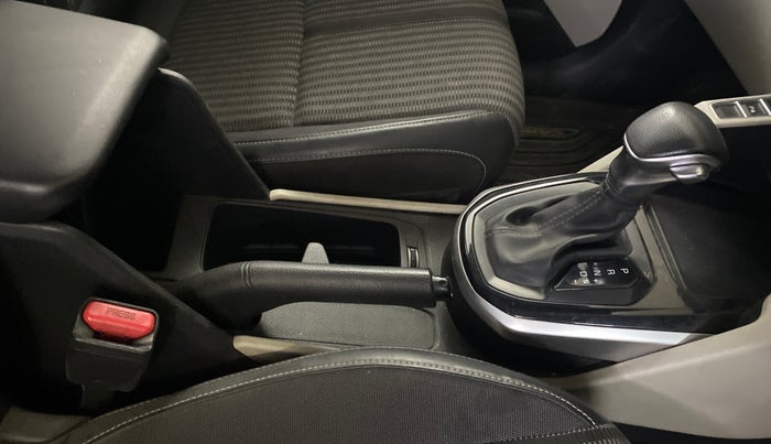 2022 KIA CARENS PRESTIGE PLUS 1.4 PETROL DCT 7 STR, Petrol, Automatic, 49,964 km, Gear Lever