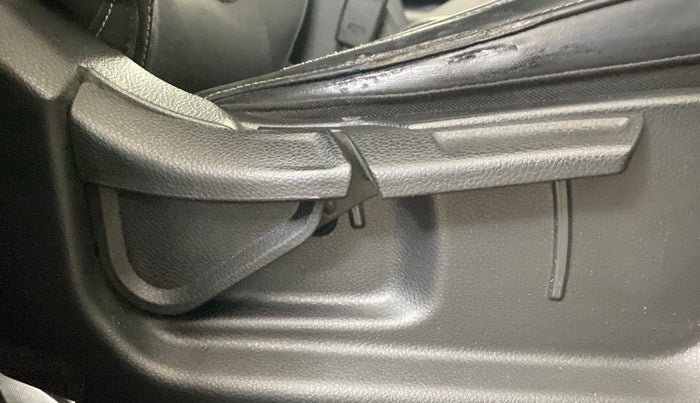 2022 KIA CARENS PRESTIGE PLUS 1.4 PETROL DCT 7 STR, Petrol, Automatic, 49,964 km, Driver Side Adjustment Panel