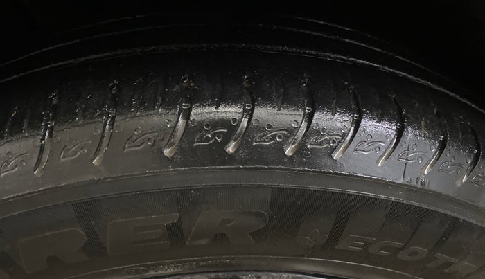 2022 KIA CARENS PRESTIGE PLUS 1.4 PETROL DCT 7 STR, Petrol, Automatic, 49,964 km, Left Front Tyre Tread