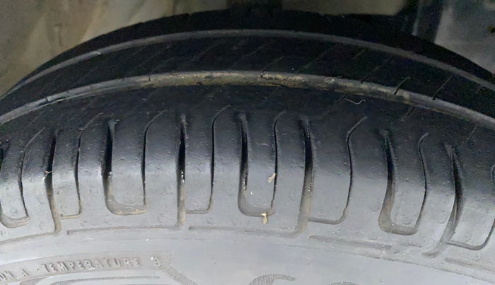 2015 Datsun Go Plus T, Petrol, Manual, 83,044 km, Right Front Tyre Tread