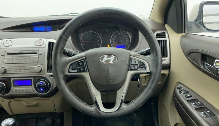 2012 Hyundai i20 SPORTZ 1.2, Petrol, Manual, 1,03,781 km, Steering Wheel Close Up
