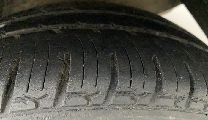 2012 Hyundai i20 SPORTZ 1.2, Petrol, Manual, 1,03,781 km, Left Rear Tyre Tread