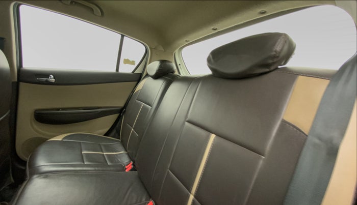 2012 Hyundai i20 SPORTZ 1.2, Petrol, Manual, 1,03,781 km, Right Side Rear Door Cabin