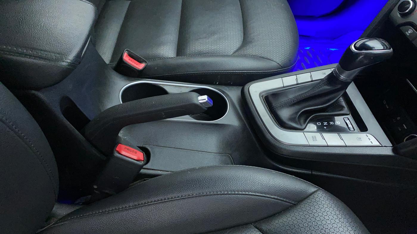 2017 Hyundai New Elantra 2.0 SX(O) AT PETROL, Petrol, Automatic, 1,08,538 km, Gear Lever