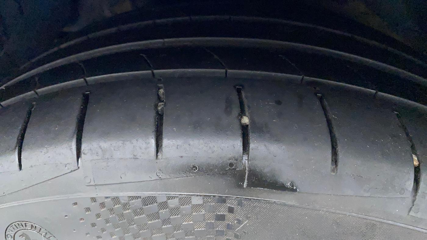 2017 Hyundai New Elantra 2.0 SX(O) AT PETROL, Petrol, Automatic, 1,08,538 km, Right Rear Tyre Tread