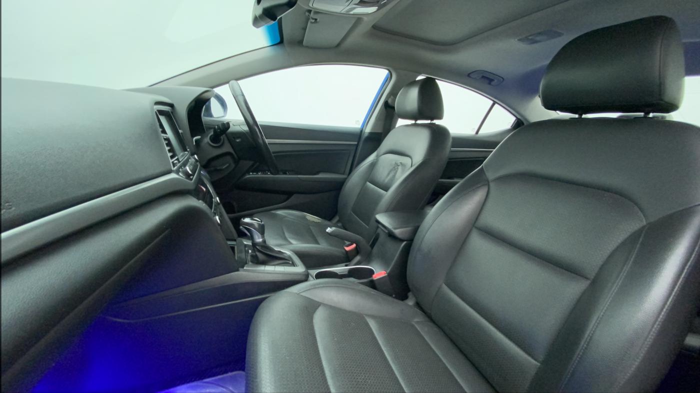 2017 Hyundai New Elantra 2.0 SX(O) AT PETROL, Petrol, Automatic, 1,08,538 km, Right Side Front Door Cabin