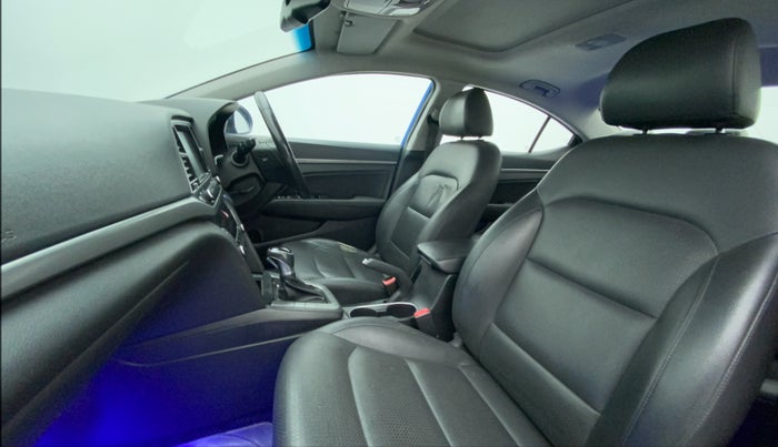 2017 Hyundai New Elantra 2.0 SX(O) AT PETROL, Petrol, Automatic, 1,08,538 km, Right Side Front Door Cabin