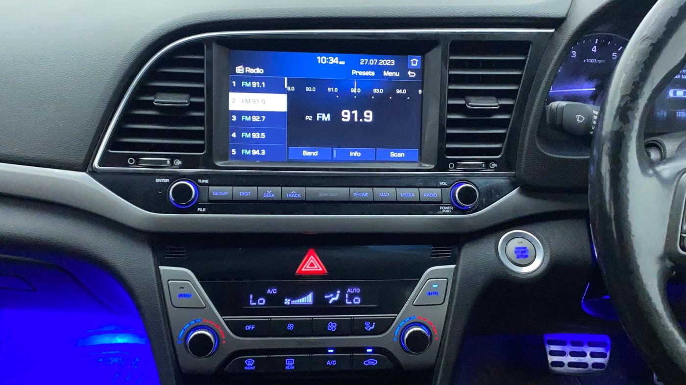 2017 Hyundai New Elantra 2.0 SX(O) AT PETROL, Petrol, Automatic, 1,08,538 km, Air Conditioner