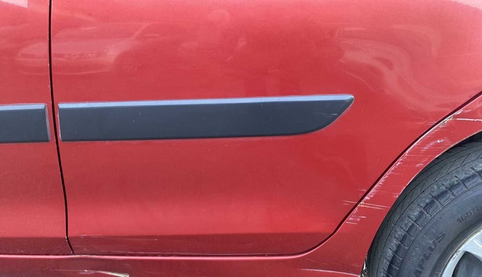 2014 Maruti Swift VXI, Petrol, Manual, 95,268 km, Rear left door - Minor scratches