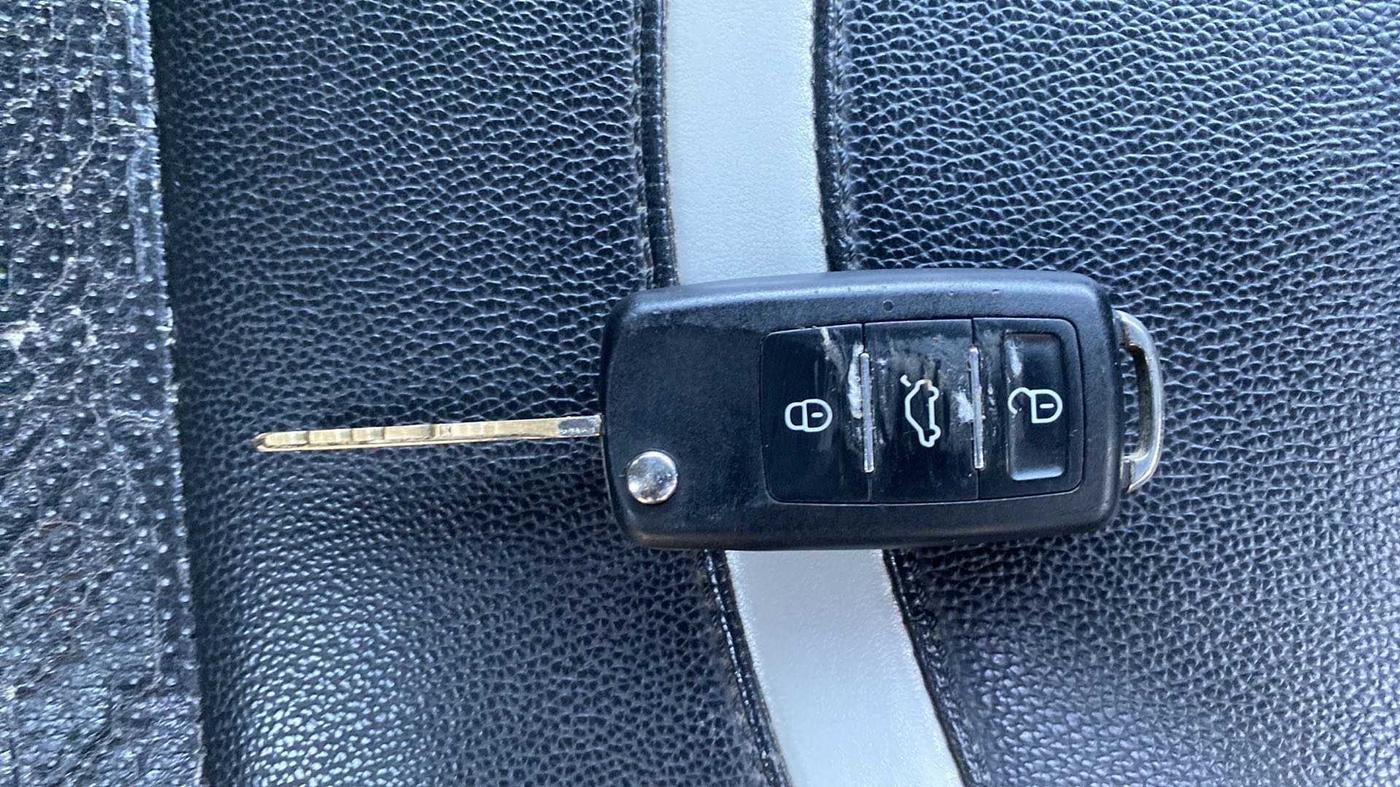 2014 Maruti Swift VXI, Petrol, Manual, 95,268 km, Key Close Up
