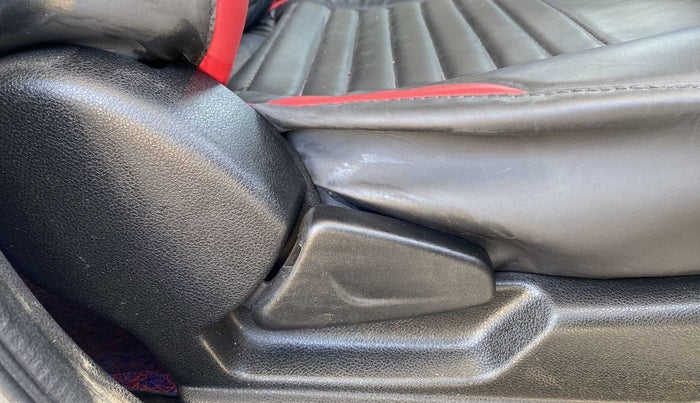 2021 Renault Kwid RXT 1.0 (O), Petrol, Manual, 3,151 km, Driver Side Adjustment Panel