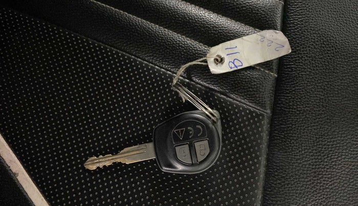 2019 Maruti Swift VXI, Petrol, Manual, 19,333 km, Key Close Up