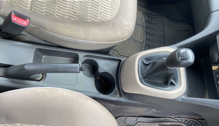 2018 Hyundai Xcent S 1.2, Petrol, Manual, 30,754 km, Gear Lever