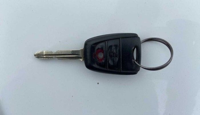 2018 Hyundai Xcent S 1.2, Petrol, Manual, 30,754 km, Key Close Up