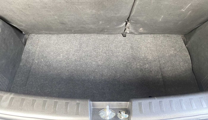 2016 Maruti Swift VXI, Petrol, Manual, 64,239 km, Boot Inside