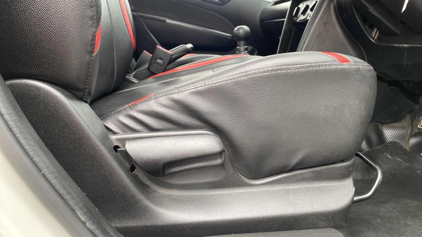 2016 Maruti Swift VXI, Petrol, Manual, 64,239 km, Driver Side Adjustment Panel