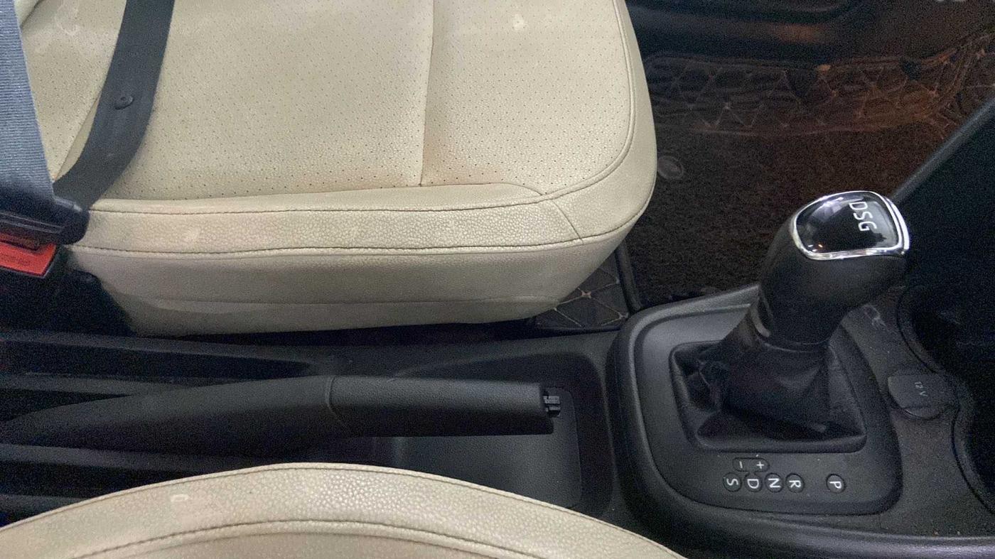 2018 Skoda Rapid STYLE 1.5 TDI AT, Diesel, Automatic, 59,030 km, Gear Lever