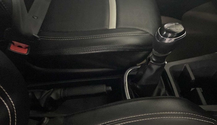 2020 Renault Kwid RXT 1.0 (O), Petrol, Manual, 56,988 km, Gear Lever