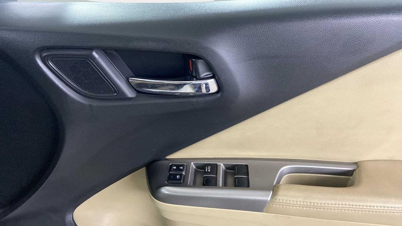 2016 Honda City 1.5L I-VTEC VX, Petrol, Manual, 42,271 km, Driver Side Door Panels Control