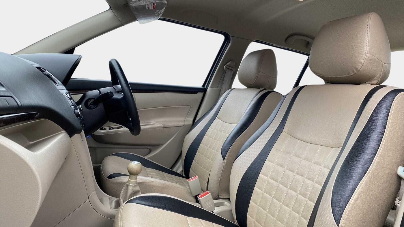 2015 Maruti Swift Dzire VXI, Petrol, Manual, 30,922 km, Right Side Front Door Cabin