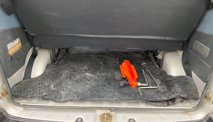 2016 Maruti OMNI E 8 STR, Petrol, Manual, 32,678 km, Boot Inside