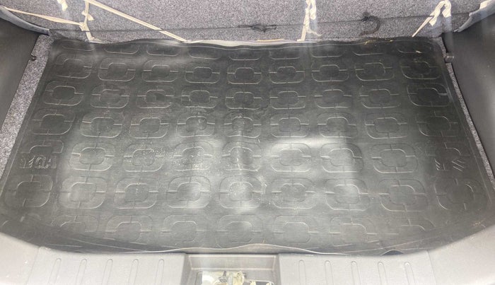 2016 Maruti Alto 800 LXI, Petrol, Manual, 17,106 km, Boot Inside